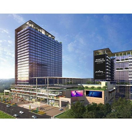 Sunday Hotels And Residences 구르가온 외부 사진