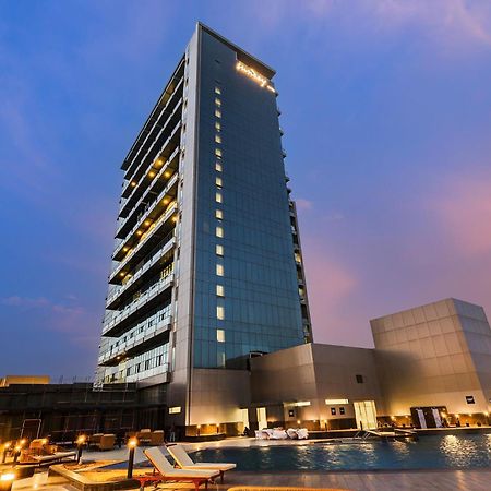 Sunday Hotels And Residences 구르가온 외부 사진