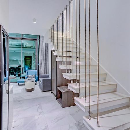Sunday Hotels And Residences 구르가온 외부 사진