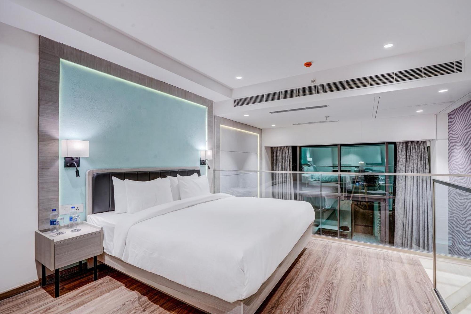 Sunday Hotels And Residences 구르가온 외부 사진