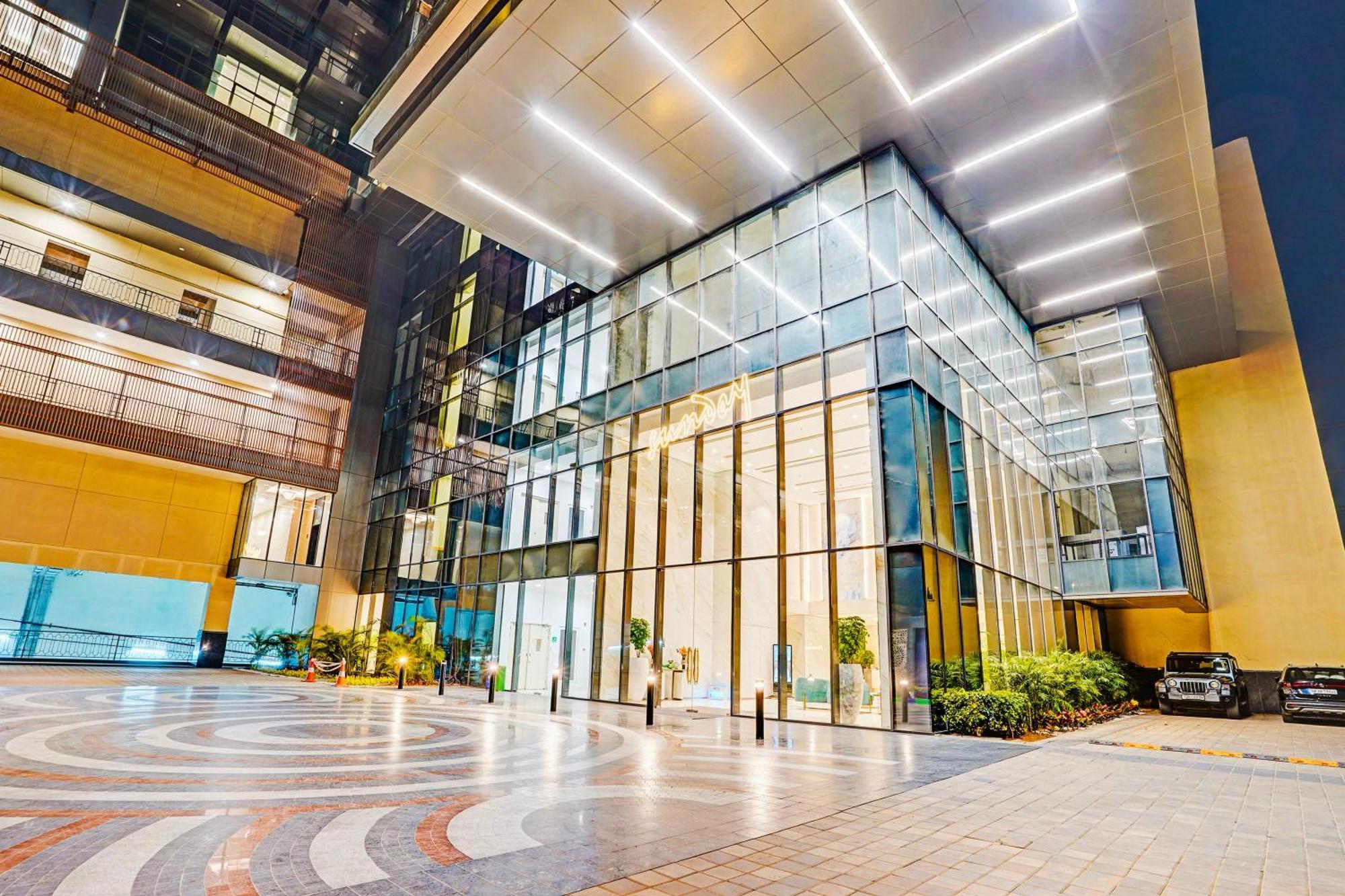 Sunday Hotels And Residences 구르가온 외부 사진
