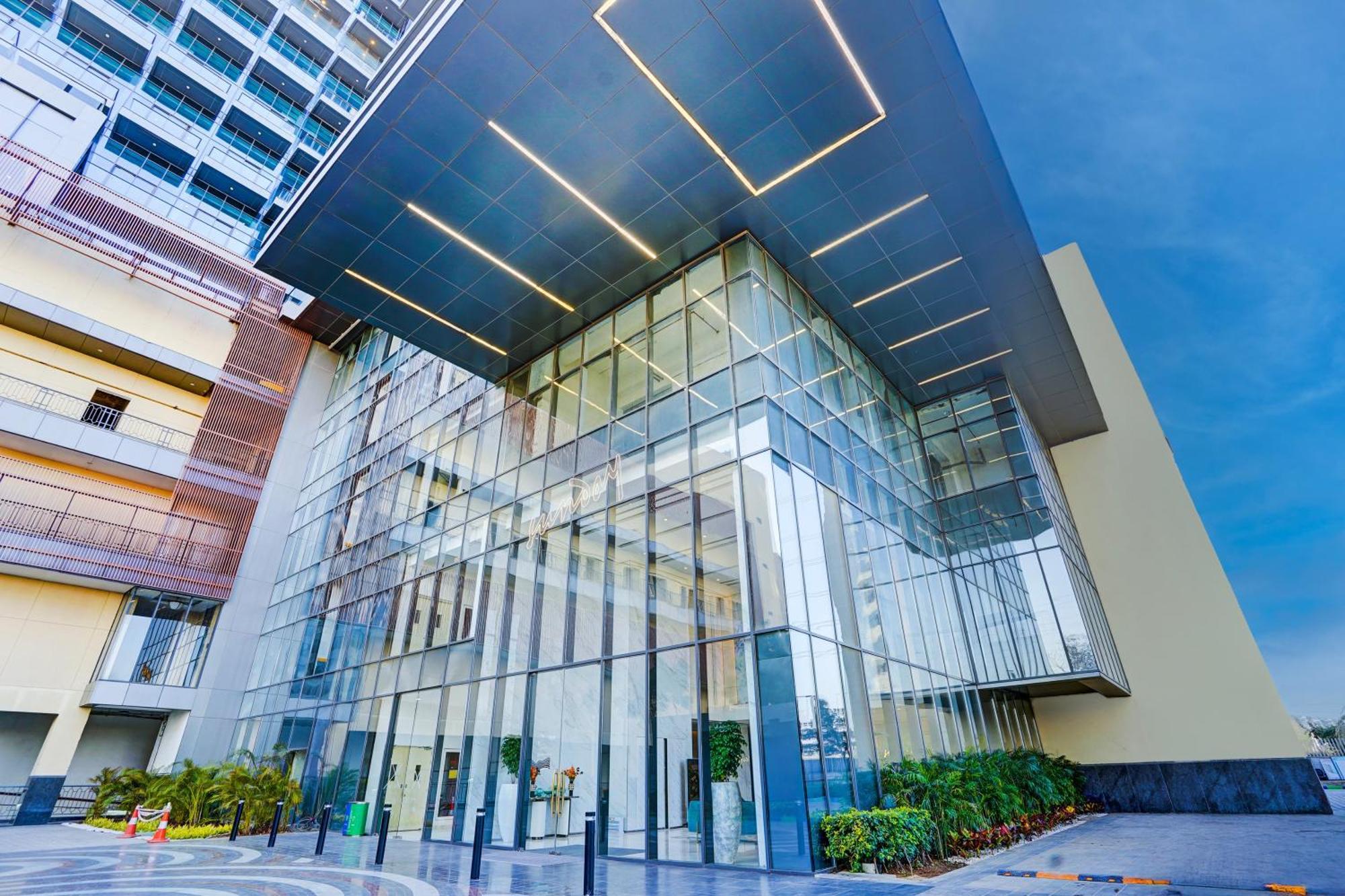 Sunday Hotels And Residences 구르가온 외부 사진