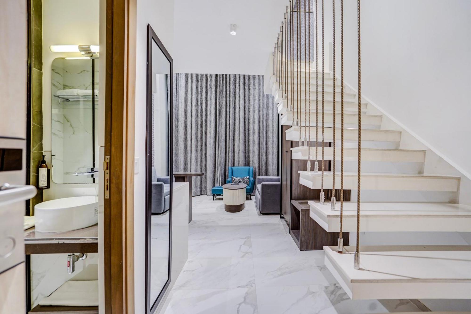 Sunday Hotels And Residences 구르가온 외부 사진