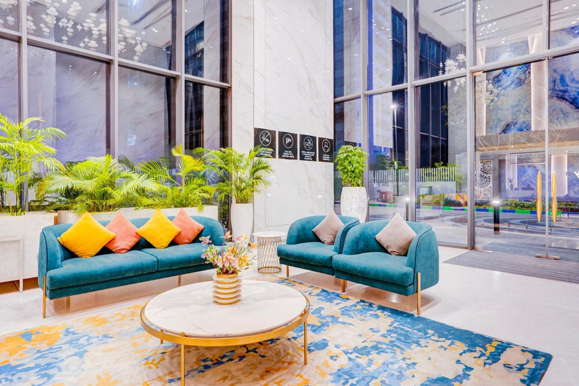 Sunday Hotels And Residences 구르가온 외부 사진