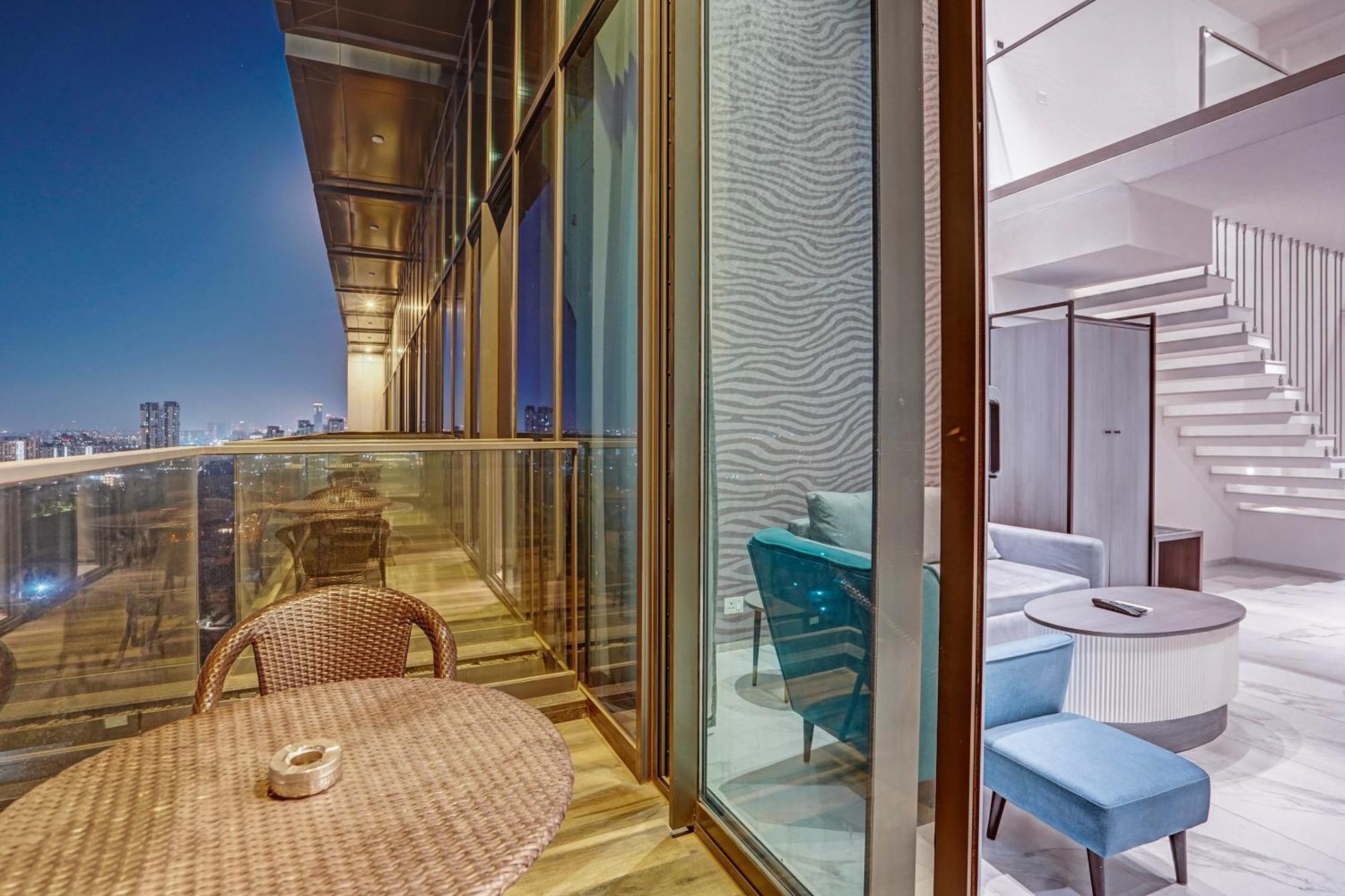 Sunday Hotels And Residences 구르가온 외부 사진