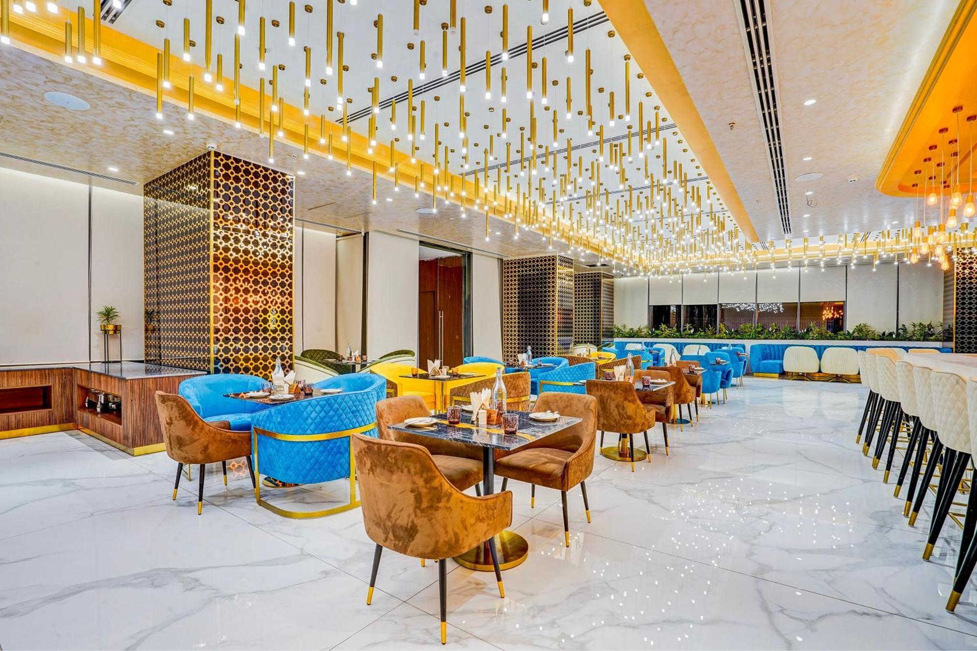 Sunday Hotels And Residences 구르가온 외부 사진