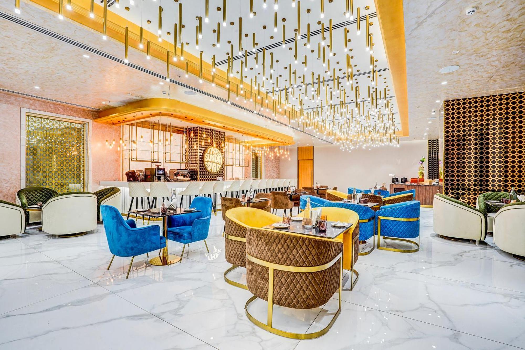 Sunday Hotels And Residences 구르가온 외부 사진