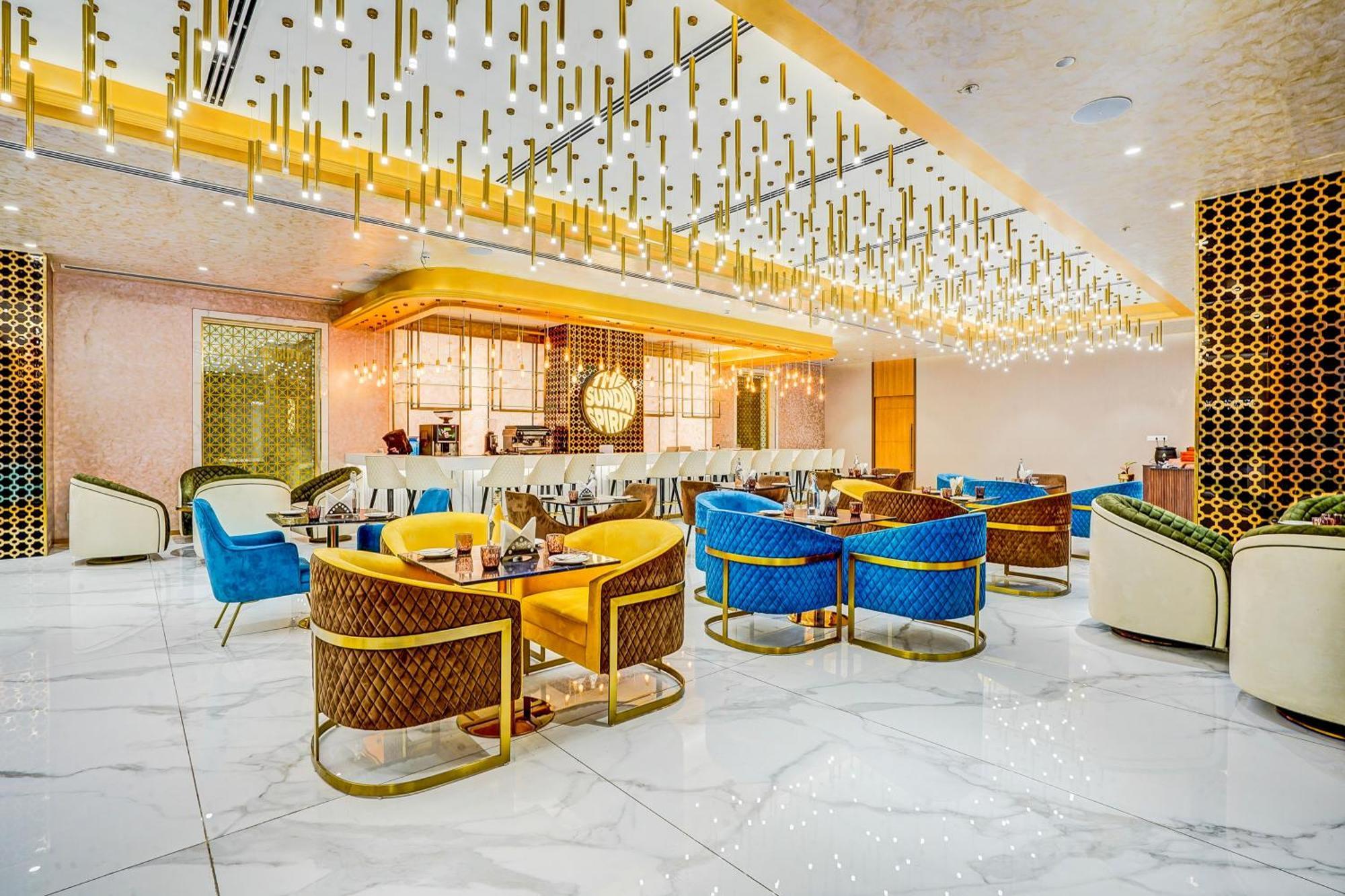 Sunday Hotels And Residences 구르가온 외부 사진