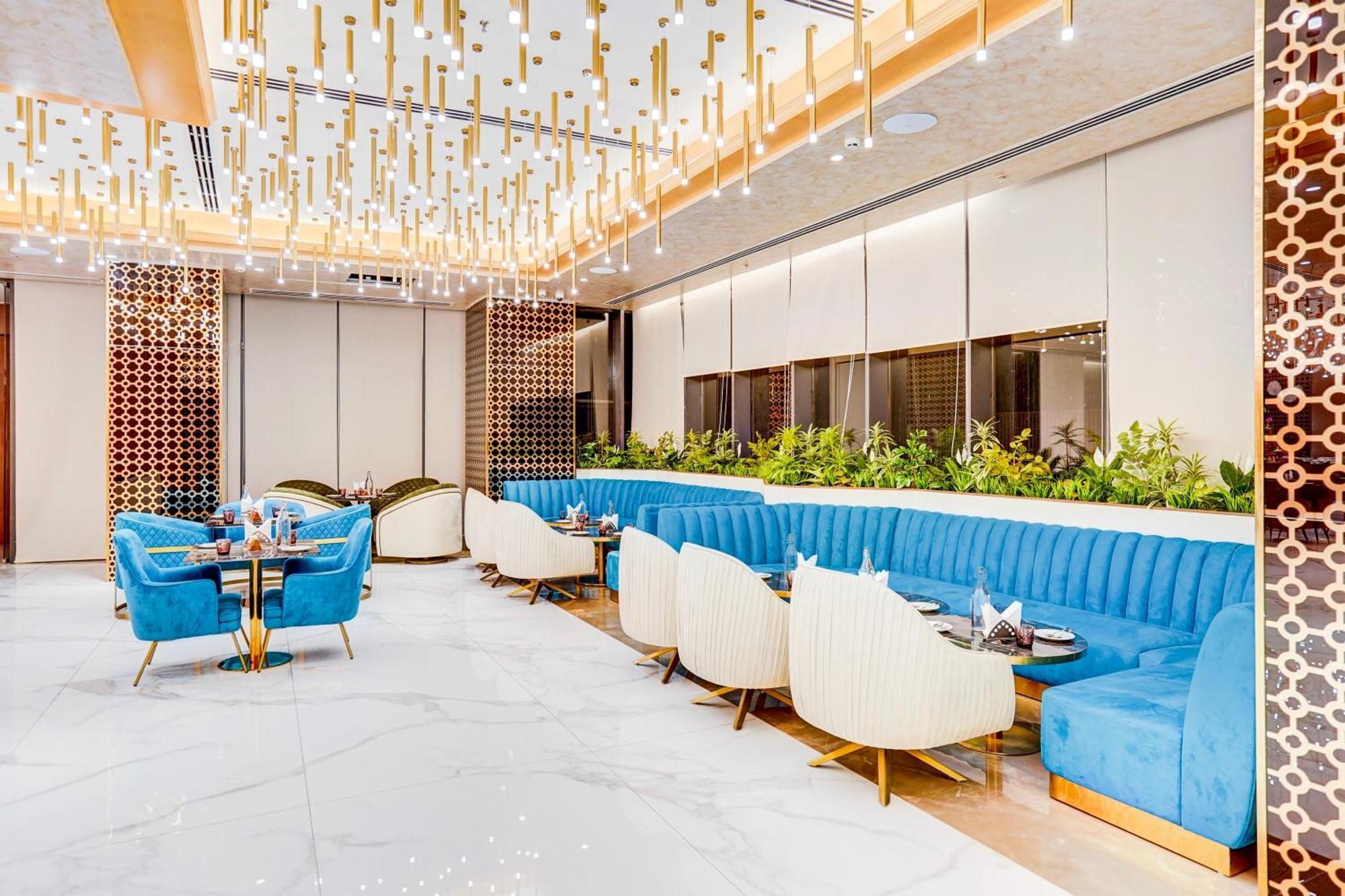 Sunday Hotels And Residences 구르가온 외부 사진