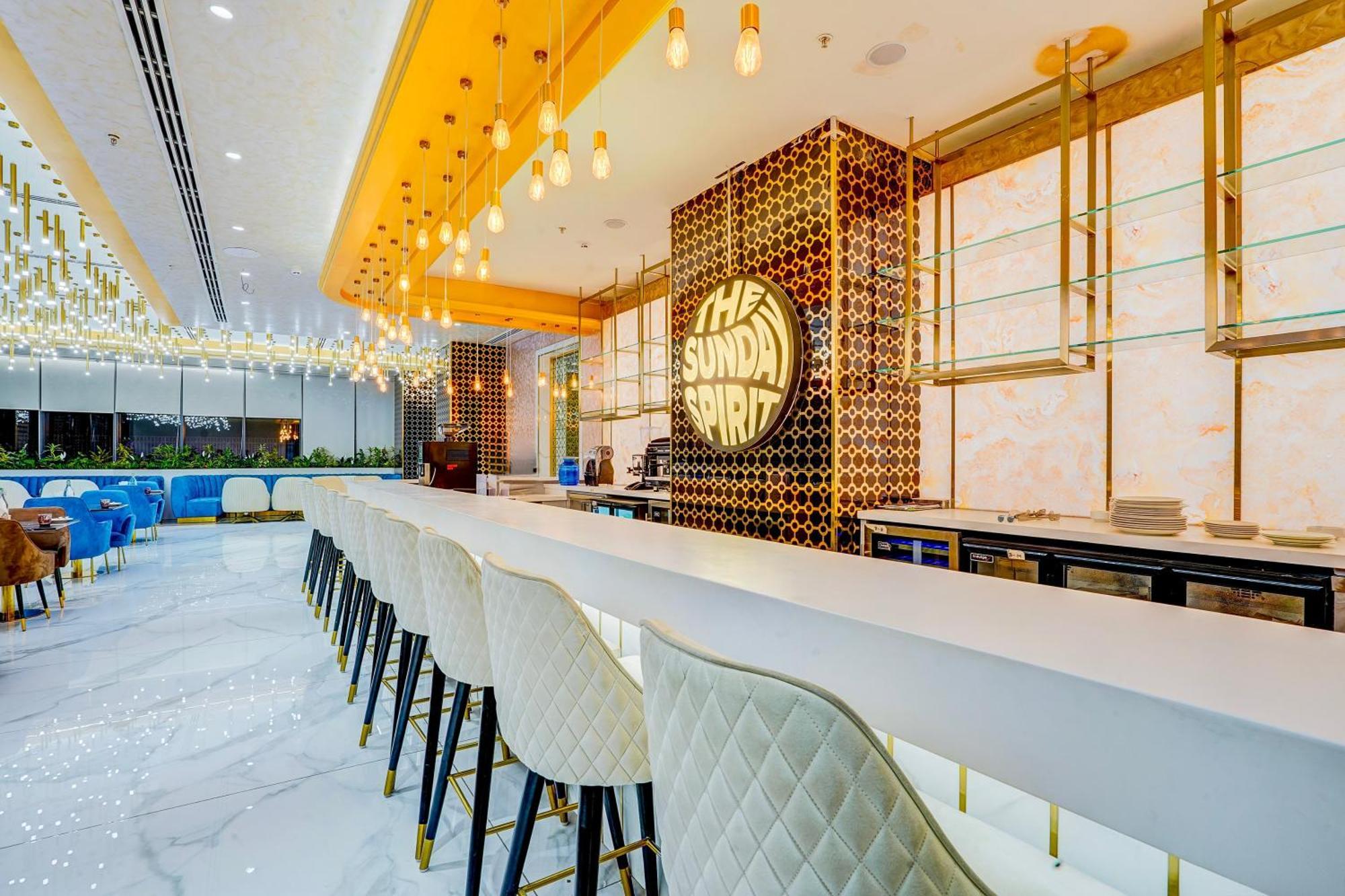 Sunday Hotels And Residences 구르가온 외부 사진