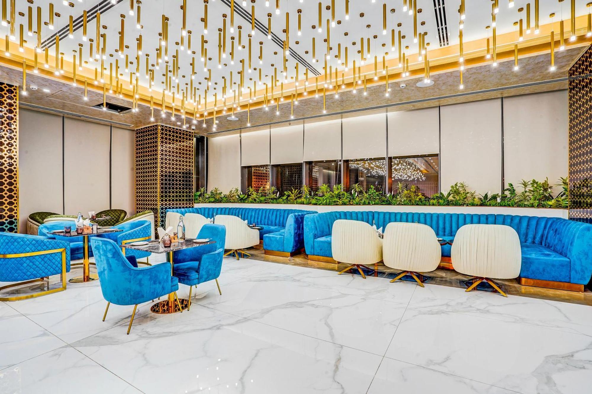 Sunday Hotels And Residences 구르가온 외부 사진