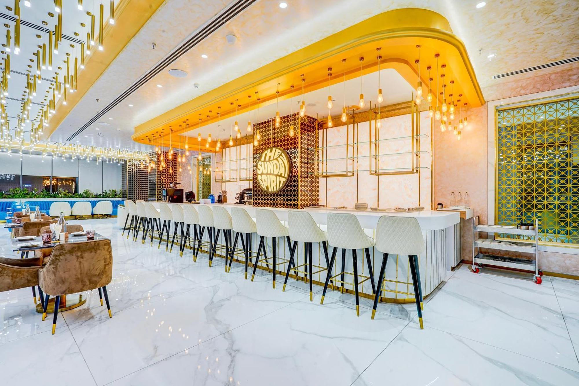 Sunday Hotels And Residences 구르가온 외부 사진