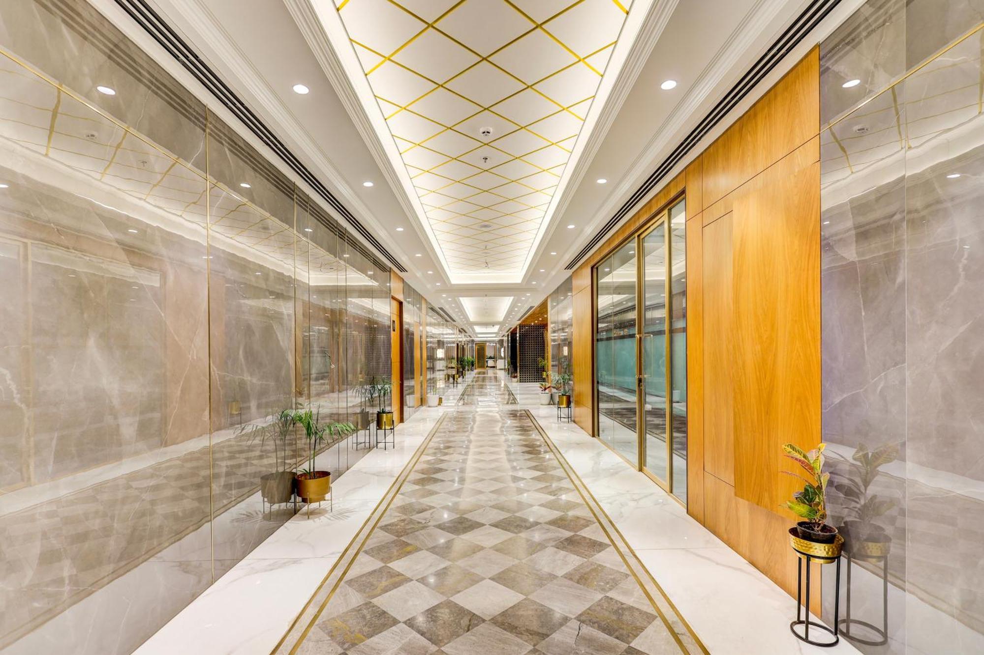 Sunday Hotels And Residences 구르가온 외부 사진