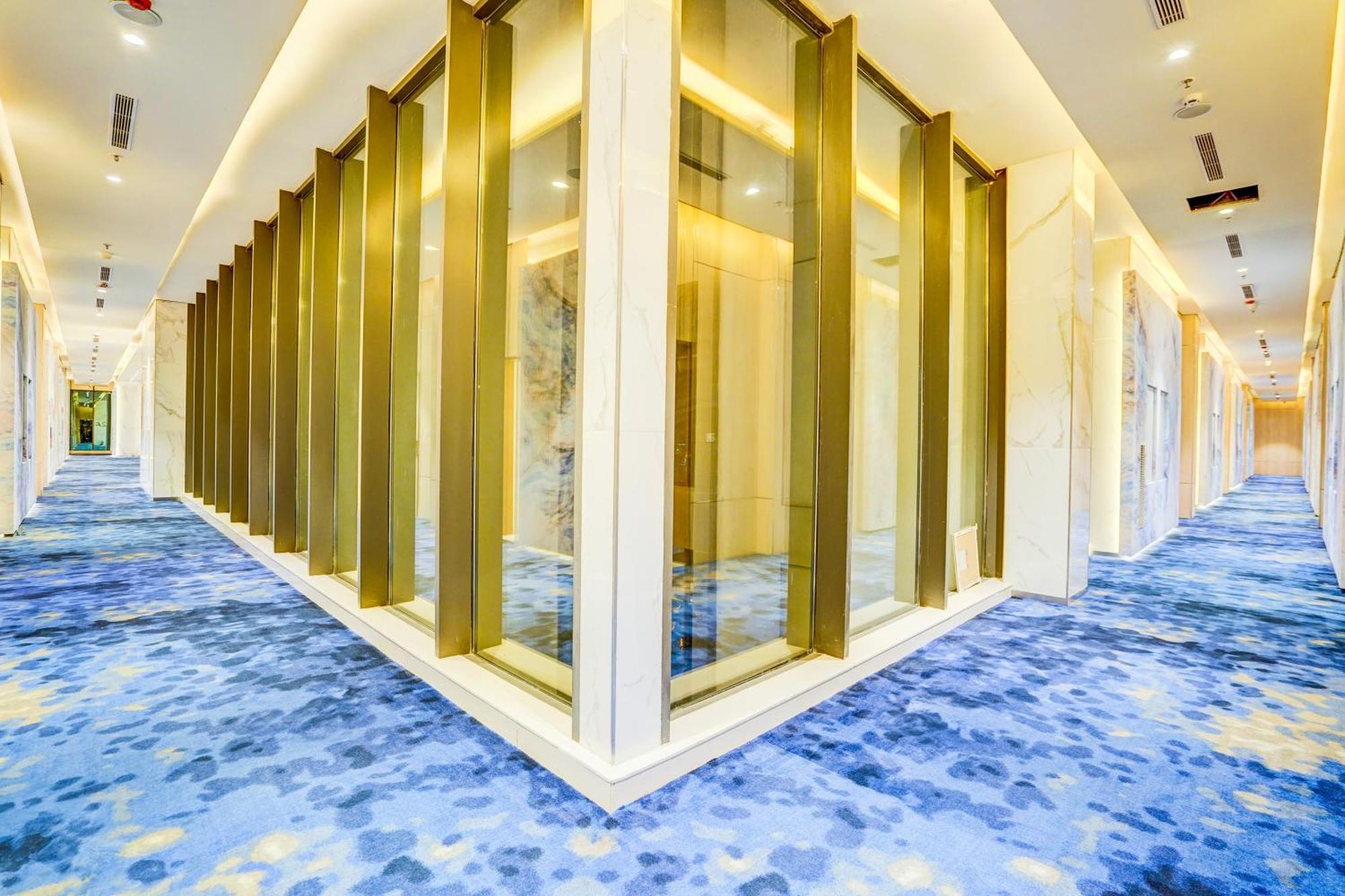 Sunday Hotels And Residences 구르가온 외부 사진
