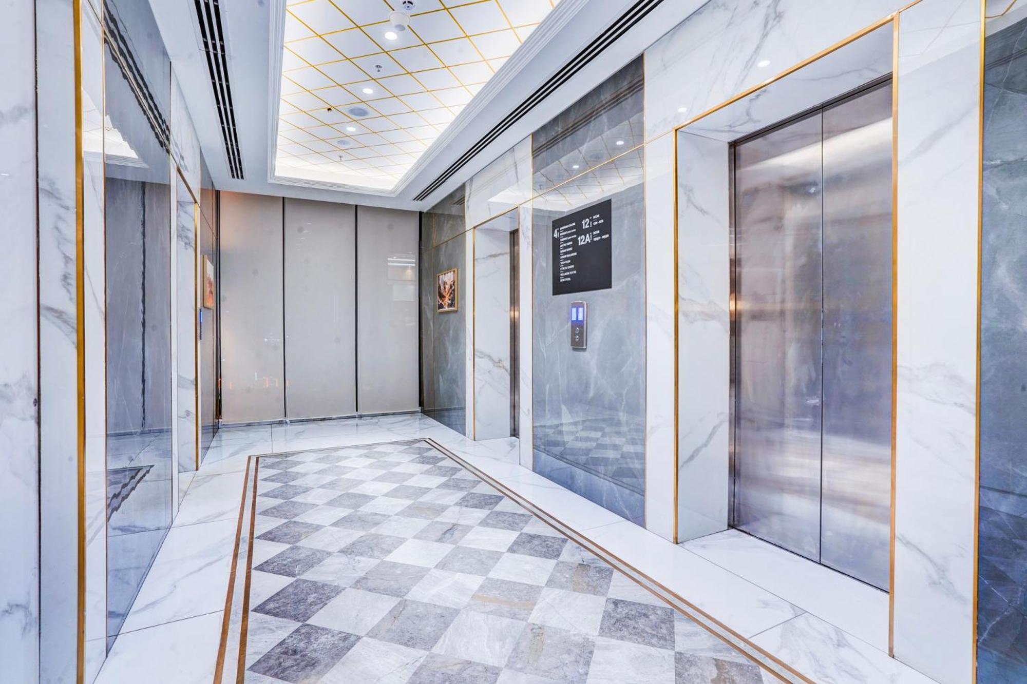 Sunday Hotels And Residences 구르가온 외부 사진