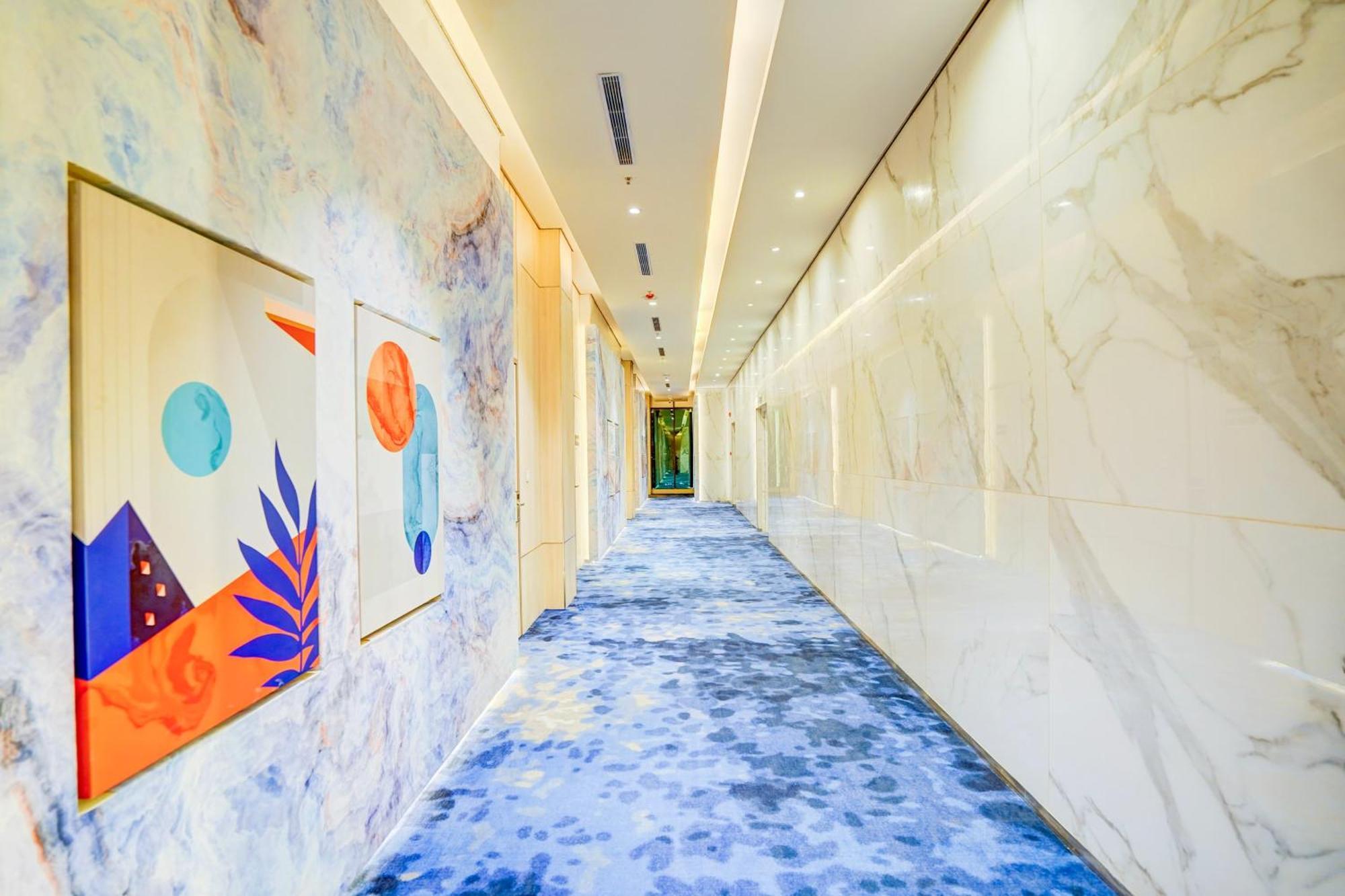 Sunday Hotels And Residences 구르가온 외부 사진